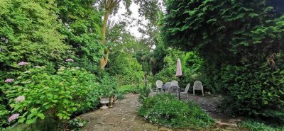 Großzügige Eigentumswohnung mit Garten & Doppelgarage