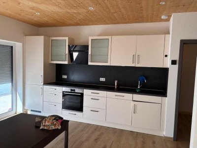Geschmackvolle 3-Raum-Wohnung mit Balkon und Einbauküche in Markdorf