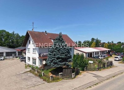 Wohnhaus mit Hallenfläche und großem Grundstück in ruhiger Lage von Rieden