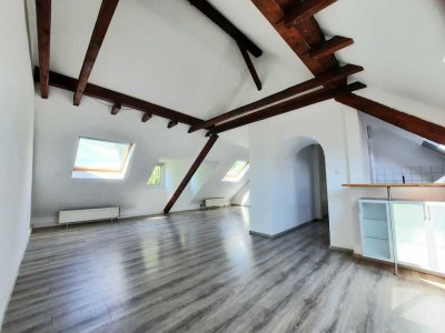 Charmantes Wohnunikat im Dachgeschoss zuzüglich privater Gartenfläche ! Meerbusch-Osterath