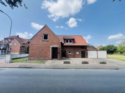 Sanierungsbedürftiges Einfamilienhaus mit Doppelgarage und großem Garten in Lüdersfeld!