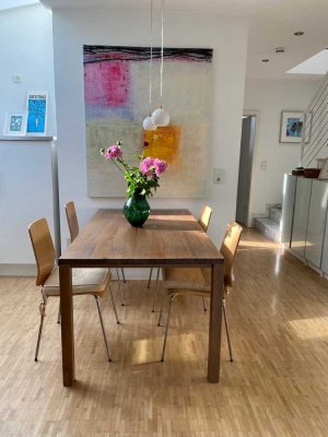 Charmante, möblierte Maisonette-Wohnung mit Skylineblick zu vermieten