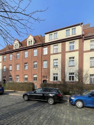 Ab Juni: 2,5-Zimmer-Wohnung im Dachgeschoss!