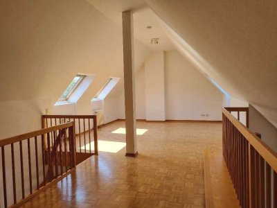 Außergewöhnliche 3 Raum Wohnung mit Galerie und kleiner Dachterrasse