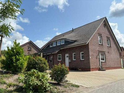 Gepflegtes Doppelhaus in Hage – Ruhig gelegen und dennoch zentral