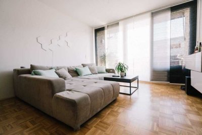 Exklusive, modernisierte 2,5-Zimmer-Wohnung mit geh. Innenausstattung mit Balkon und EBK in Kerpen
