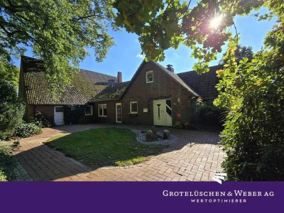 Zweifamilienhaus auf großzügigem Grundstück in idyllischer Lage