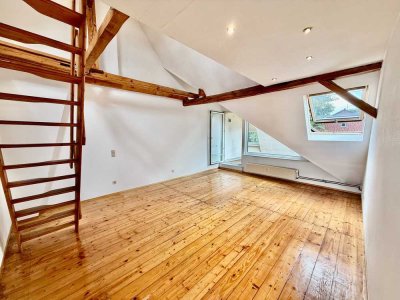 MODERNISIERTE ALTBAUWOHNUNG MIT LOGGIA UND GALERIE !!!