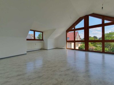 Helle 2 Zimmer DG-Wohnung in der Lerchenau im Norden von München