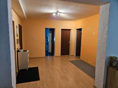 Freundliche und gepflegte 3-Raum-EG-Wohnung in Staufenberg/Hessen