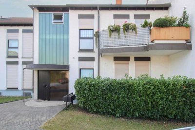 Willkommen zuhause: Gepflegte Etagenwohnung mit Balkon
