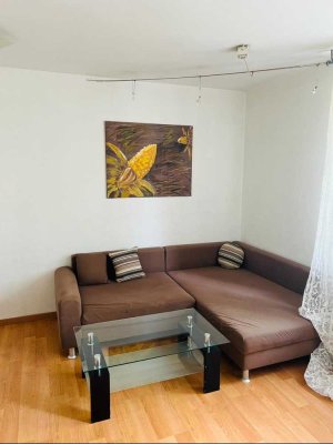 Zu vermieten: Helle und möblierte Wohnung in zentraler Lage (Göggingen)