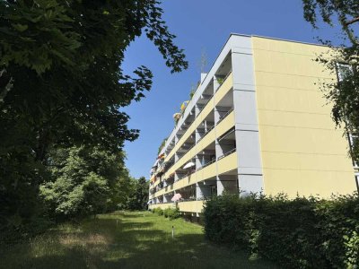 Provisionsfrei! 2,5-Zimmer-Wohnung - große West-Loggia – ruhige Lage - bezugsfrei!