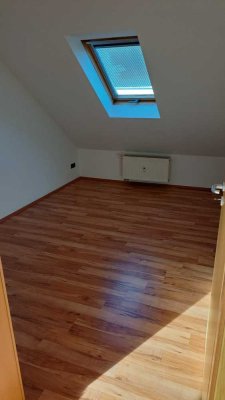 Helle 4-Zimmer Dachgeschosswohnung in Wilhermsdorf