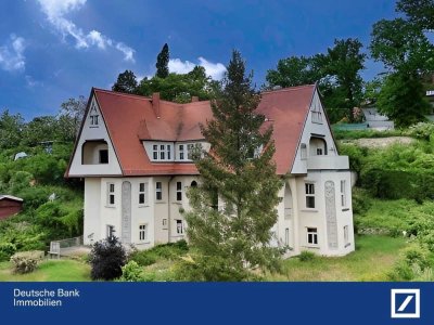 Ausdrucksstarke Architektur trifft auf exponierte Lage!