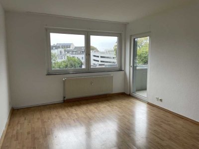 1 Zimmer Wohnung im 3. OG mit Balkon in Duisburg-Ruhrort