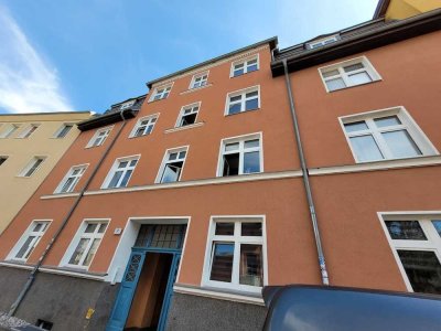 Wohnung in ruhiger Lage mit Balkon, Laminat, Wannenbad & separater Küche