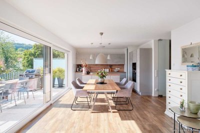 Bald wohnen Sie ganz oben - Design trifft Sonnenschein