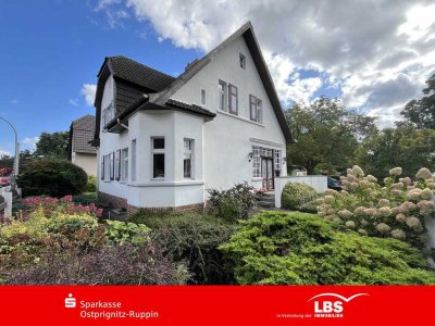 Altbau-Oase mit großen Garten und Garage