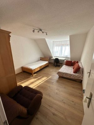 Zimmer in reiner Frauen-WG mit Garten & guter Anbindung