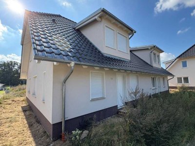 Großzügige Doppelhaushälfte am Stadtrand