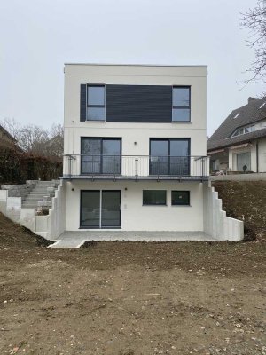 Wohnhaus mit Einliegerwohnung und freier Sicht auf Lanschaftsschutzgebiet