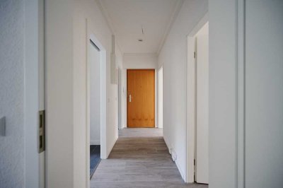 Helle & großzügige 4-Raum-Wohnung mit Balkon