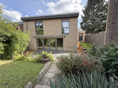 Modernisiertes 4-Zimmer Haus mit Garage in Köln-Pesch