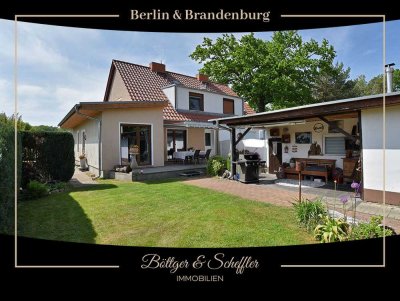 Teilmodernisierte Doppelhaushälfte mit vielfältig nutzbarem Gartenhaus