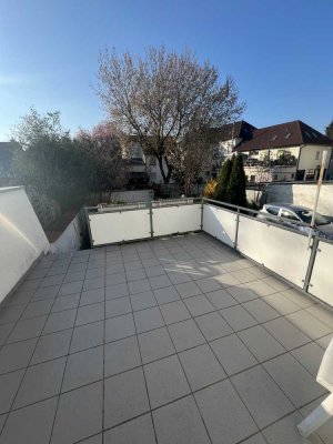 Helle, charmante 3-Zimmer EG-Wohnung mit Gartenmitbenutzung + gr. Terrasse + KFZ Stellplatz