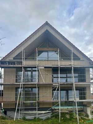 Sonnige 3-Zimmer-Neubau-Wohnung mit Bergblick