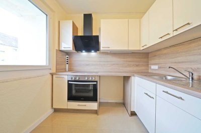 Sanierte 3-Raumwohnung mit West-Balkon * DG * EBK * Bad mit Wanne * PWK-SP * TOP *