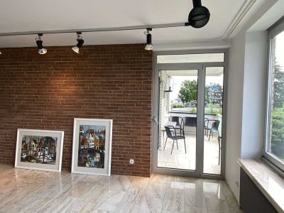 Lichtdurchflutete Wohnung mit Balkon und Panorama-Ausblick