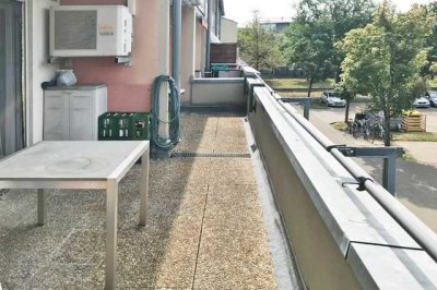 Bezugsfreie 2-Zimmerwohnung mit Südterrasse – zentral im Waldstadtzentrum