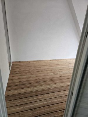 Freundliche 4,5-Zimmer Neubau Wohnung mit gehobener Innenausstattung mit Balkon und EBK in Mannheim