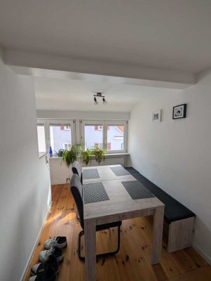 Stilvolle, modernisierte 3,5-Zimmer-Dachgeschosswohnung in Stuttgart