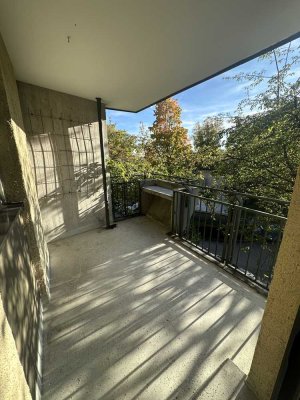 Perfekt für kleine Familien oder Paare: Frisch sanierte 3,5 Zimmer mit Balkon