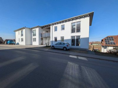 Erstbezug: Attraktive Wohnung mit schöner Aussicht in Schondra