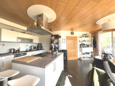 Modernes Mehrfamilienhaus mit 4 Einheiten, 445 m², in naturnaher Lage in Felsberg - stabil vermietet