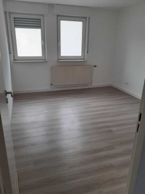 Sehr schöne, 3 Zimmer Wohnung im Nürnberger Süden mit Balkon
