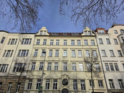 Südvorstadt I Bad mit Wanne I Gäste-WC I verglaster Balkon I neue Einbauküche