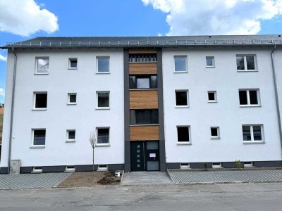 Erstbezug nach Sanierung- schöne 2- Zimmerwohnung mit Süd-Balkon!