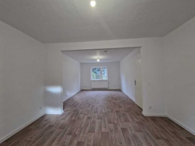Weihnachten im neuen Haus?***Frisch renoviertes Reihenhaus mit 3 Zimmern in ruhiger Lage!