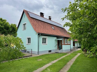 Einfamilienhaus mit Nebengebäude, Gartenidylle &amp; Potenzial in Kalsdorf bei Graz