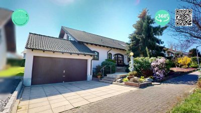 Familientraum mit Charme – Villa mit Studio, Garten & Doppelgarage, Karlsbad-Spielberg