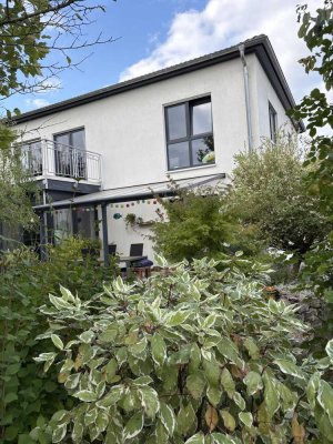 Sonnenverwöhntes Zuhause – EFH mit Wintergarten, Balkon und vielem mehr!