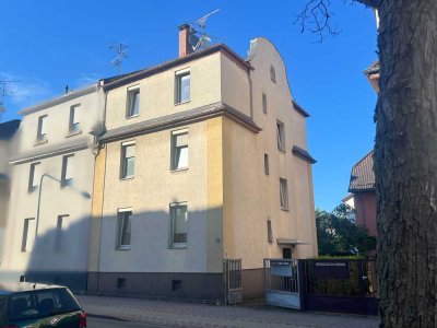 Gebotsverfahren: Kleinod in Frankfurt Unterliederbach.  Schönes Dreifamilienhaus mit Ausbaure