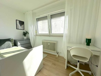 � Moderne 5er-WG Erstbezug nach Sanierung & voll möbliert | Zimmer 1 für 455€ warm �