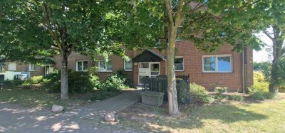 *** ab 01.08.25 + Dachgeschoss + Balkon + 2 Zimmer + Stellplatz ***