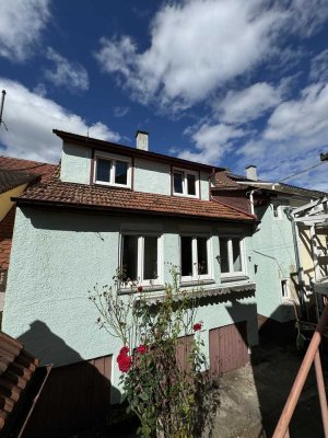 Mehrfamilienhaus mit zusätzlicher Gewerbefläche und Garten in Pforzheim-Würm